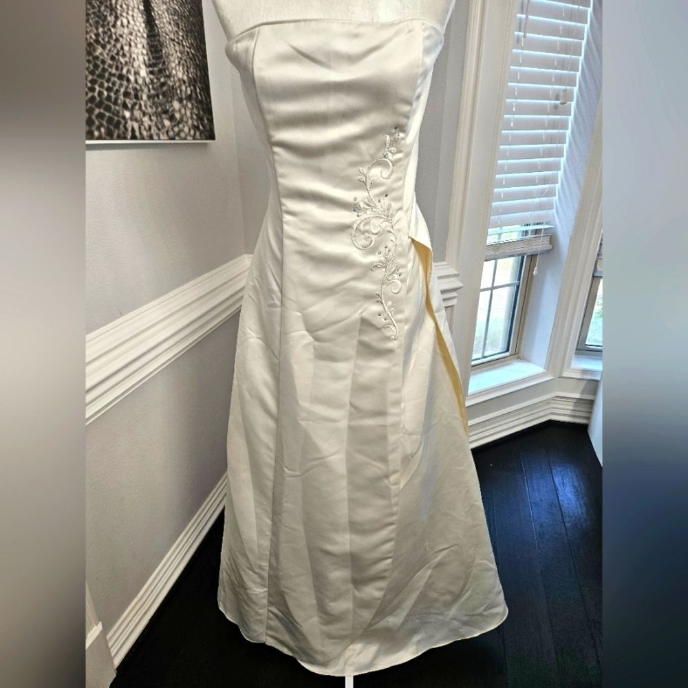 Scott McClintock White Strapless Vintage Wedding Dress